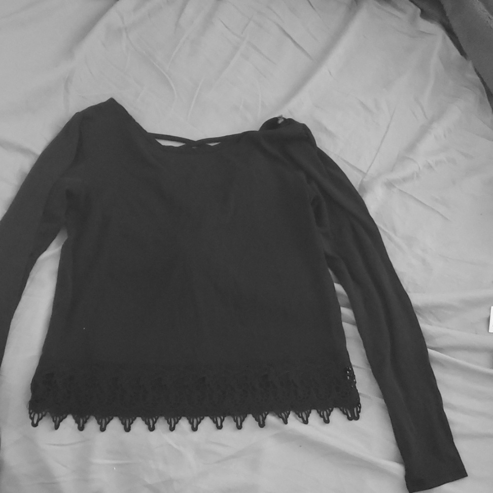 Long sleeved crop